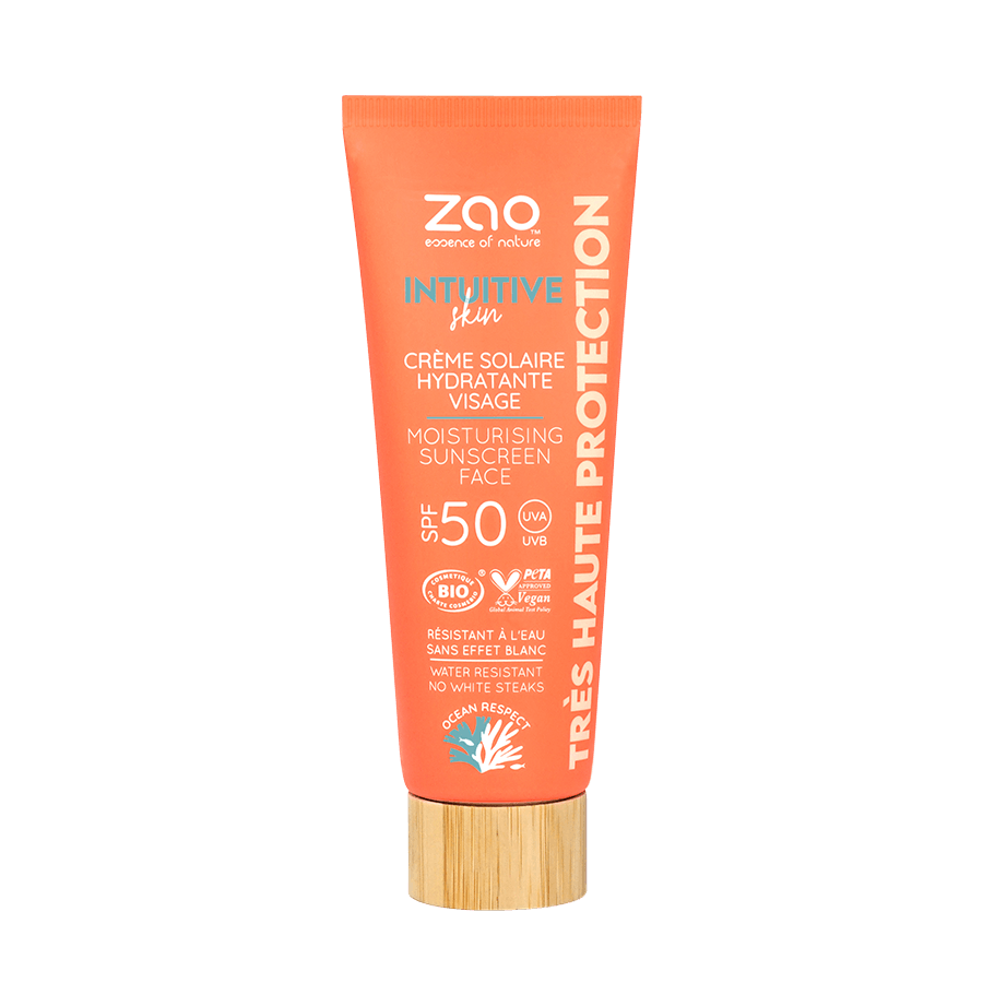 MOISTURISING SUNSCREEN  Wenn es ein Produkt gibt, das die Werte von ZAO repräsentiert, dann ist es dieses!   Die feuchtigkeitsspendende Sonnencreme für das Gesicht mit Lichtschutzfaktor 30 oder 50 ist ideal für den ganzjährigen Schutz vor der Sonne. Dieser Sonnenschutz hinterlässt keine weißen Flecken und ist wasserbeständig. Er wehrt UVA- und UVB-Strahlen wirksam ab und respektiert dabei den natürlichen Zustand Ihrer Haut sowie den Meeresboden.