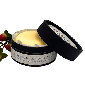 Die feste Bodylotion Sanddorn ist sehr cremig und gut für trockene Haut geeignet.

Durch die spezielle Zusammensetzung zieht sie zügig in die Haut ein und hinterlässt ein angenehm gepflegtes Gefühl.