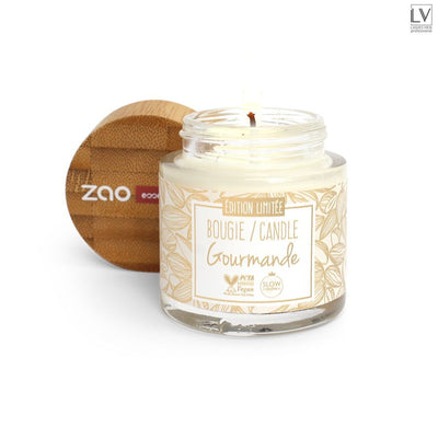 Um ein schönes Ambiente zu schaffen, hat ZAO mit dieser mit Liebe in Frankreich handgefertigten Kerze einen köstlichen Genuss für Sie entwickelt. Es ist 100 % natürlich, tierversuchsfrei und vegan, aus Soja hergestellt und mit natürlicher Vanille duftend.