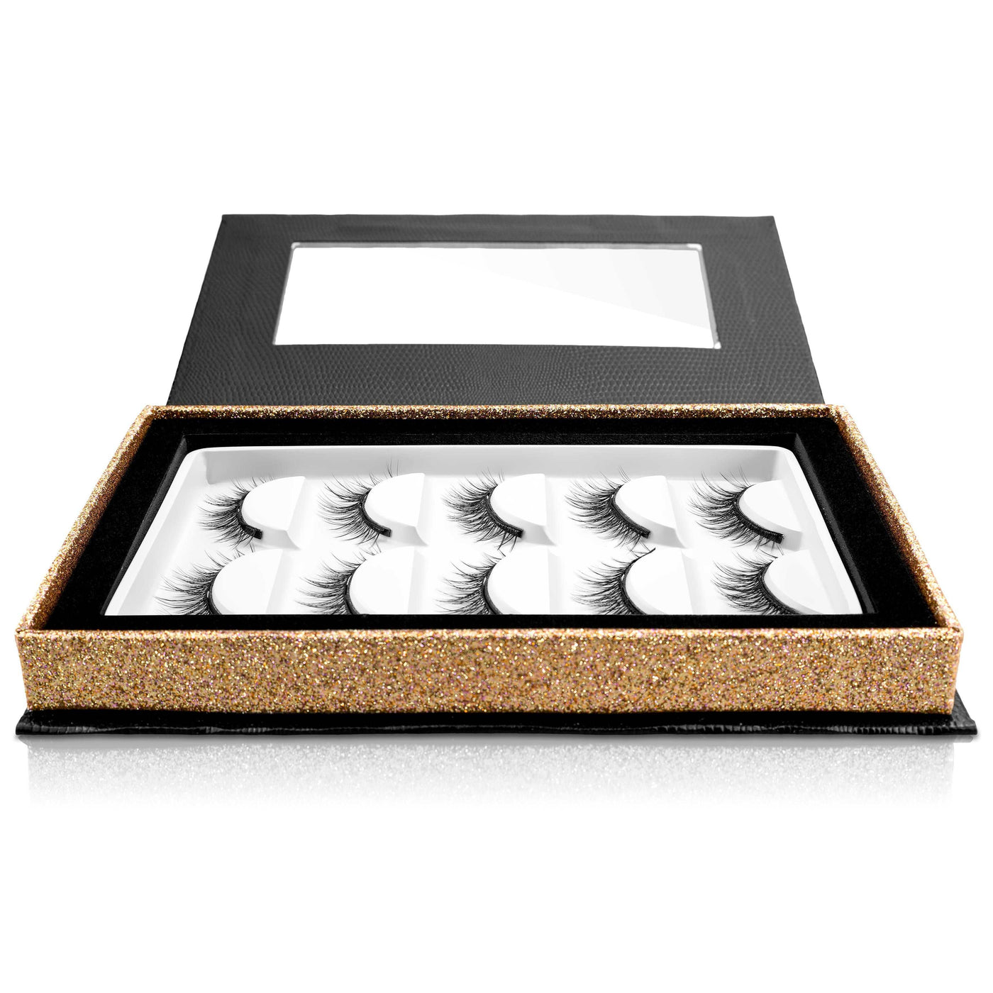 Die Vorratsbox enthält 5 Paar Magnet Wimpern im ELEGANT Look. Die Wimpern bieten einen leichten Tragekomfort, sind wasserfest und mehrfach wiederverwendbar.